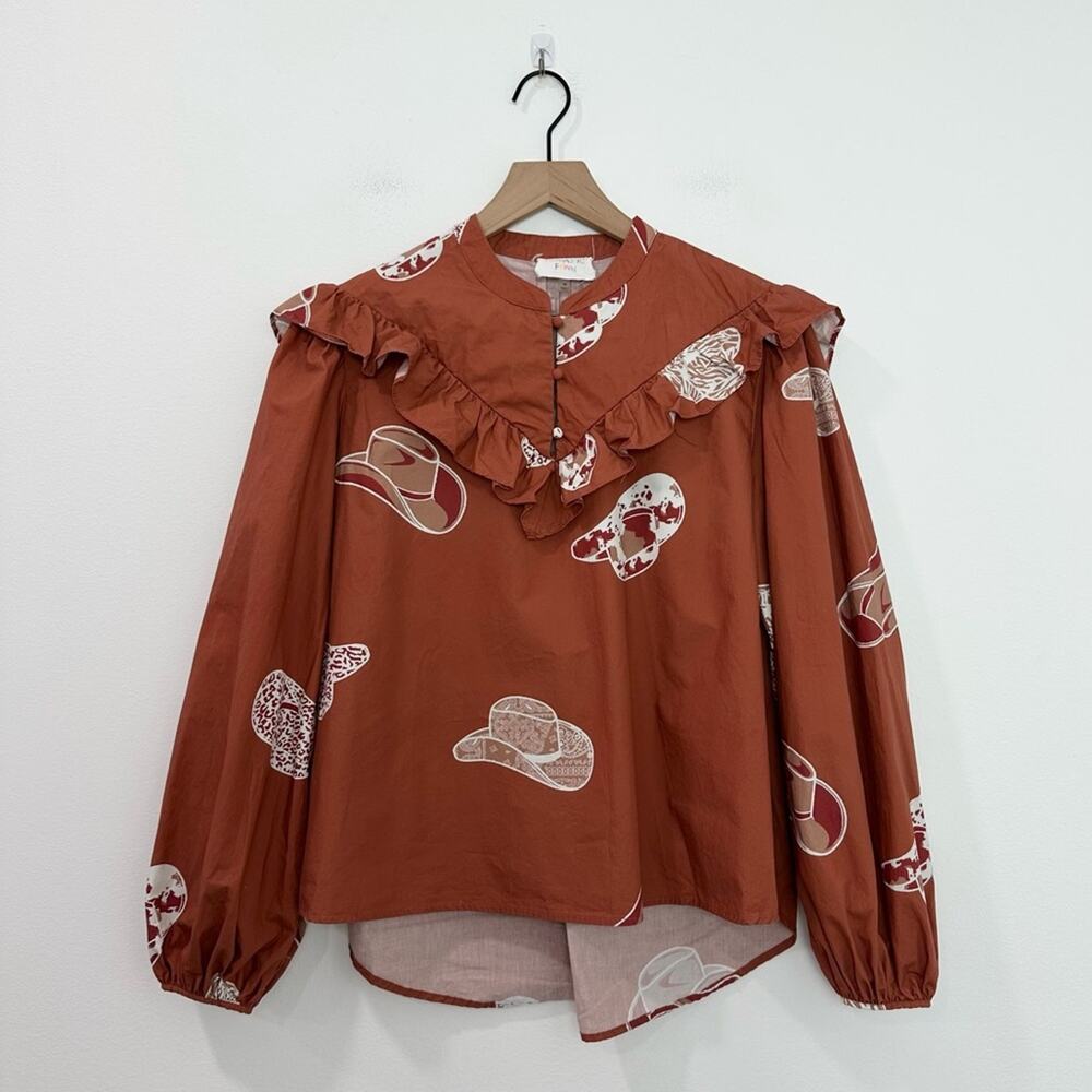 Fantastic Fawn Poplin Blouse Cowboy Hat Print Ruffle Size Medium - Picture 3 of 8